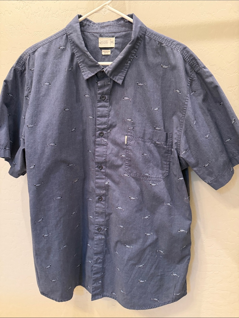 Men's Short-Sleeve Casual Button-Down Shirt in Blue with Shark Motif